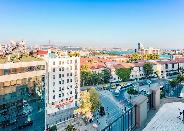 Bentley By Molton Hotel 4*